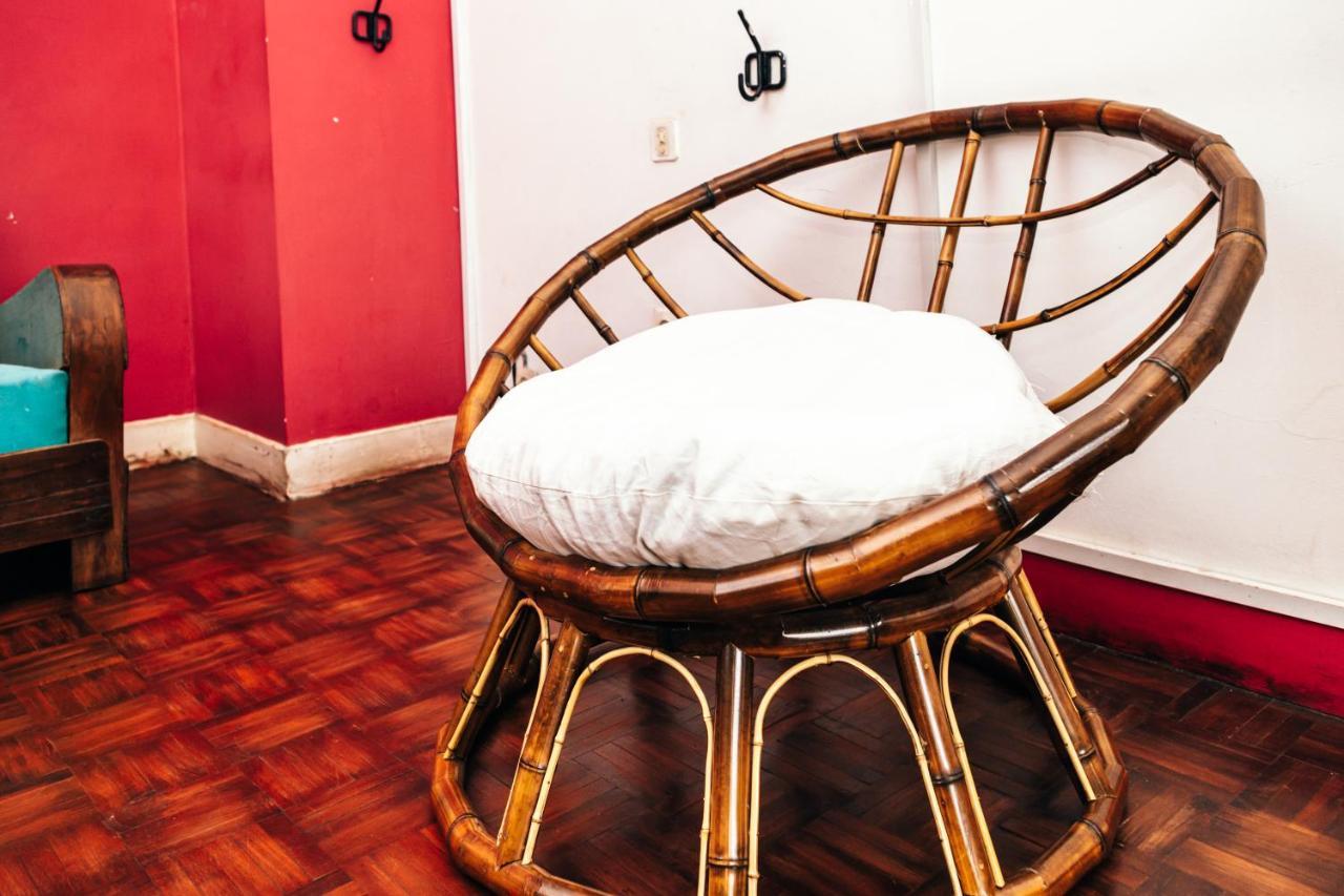 Madagascar Underground Hostel อันตานานารีโว ภายนอก รูปภาพ