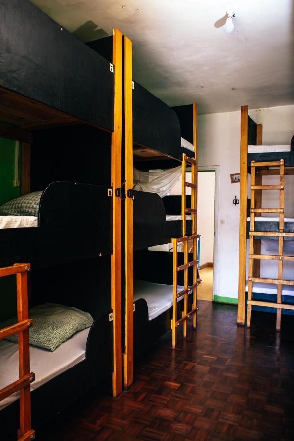 Madagascar Underground Hostel อันตานานารีโว ภายนอก รูปภาพ