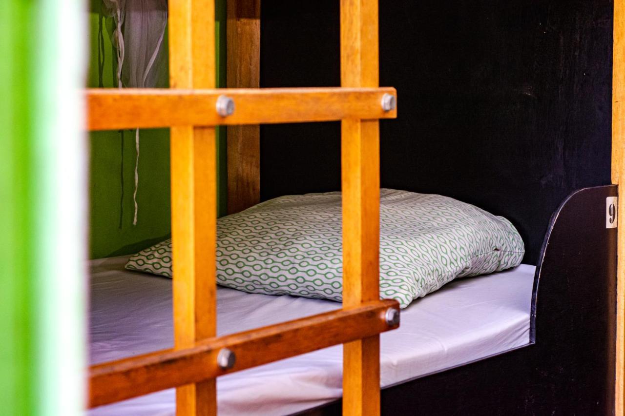 Madagascar Underground Hostel อันตานานารีโว ภายนอก รูปภาพ