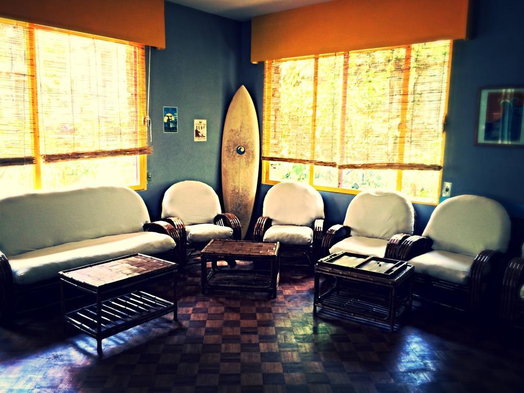 Madagascar Underground Hostel อันตานานารีโว ภายนอก รูปภาพ