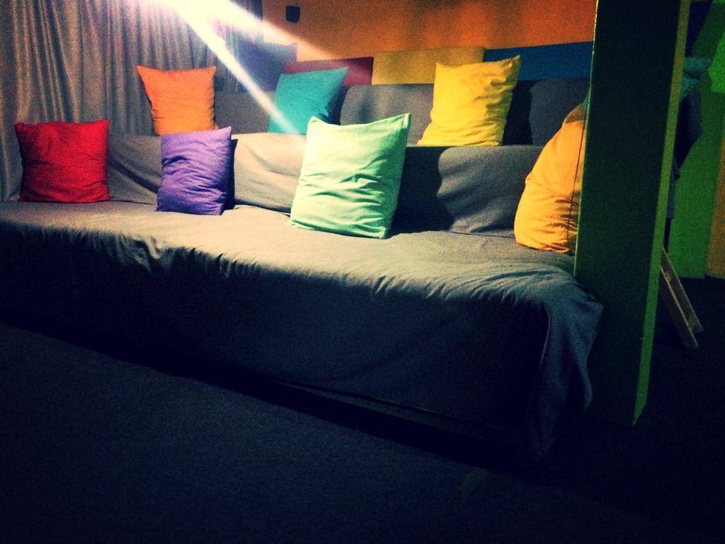 Madagascar Underground Hostel อันตานานารีโว ภายนอก รูปภาพ
